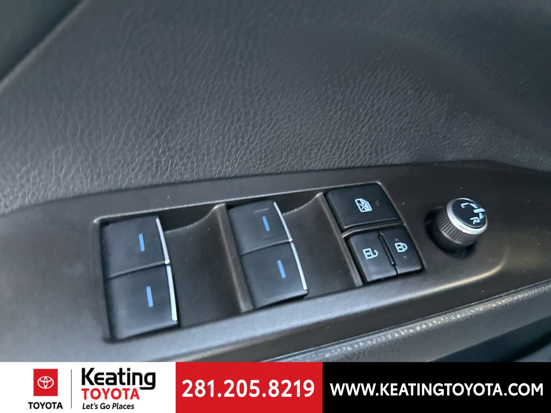 Used 2023 Toyota Camry XSE FWD image 11