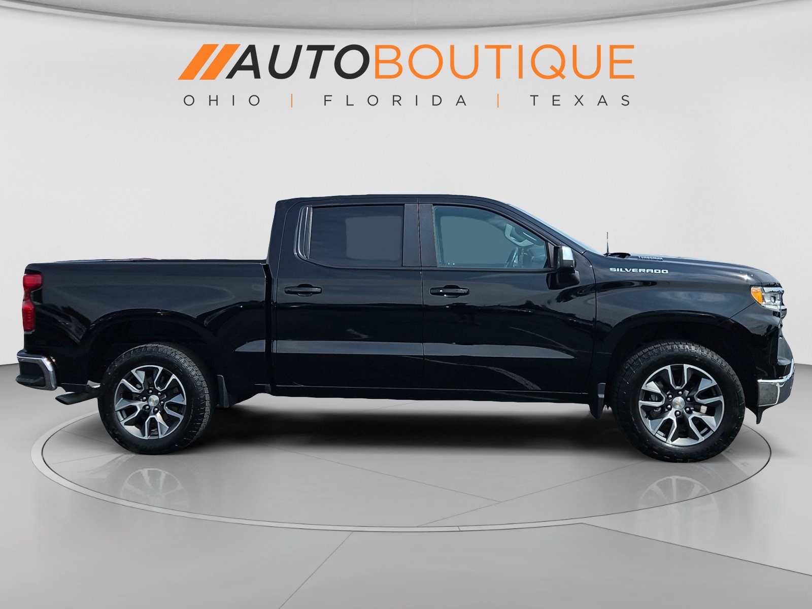 Used 2024 Chevrolet Silverado 1500 LT AWD/4WD image 6