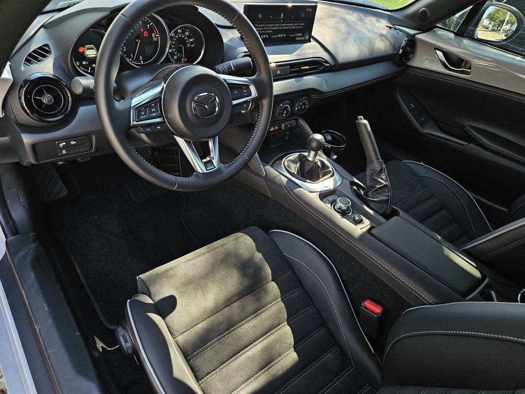 New 2025 MAZDA MX-5 Miata RF Club image 18