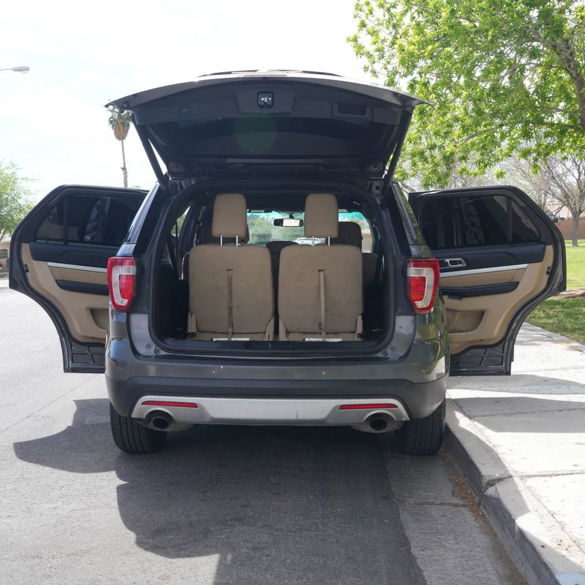 Used 2016 Ford Explorer XLT w/ Equipment Group 201A FWD image 9