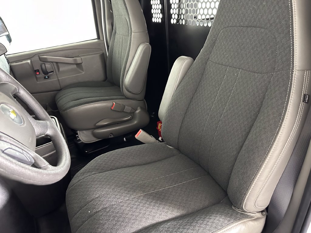 Used 2025 Chevrolet Express 2500 w/ Driver Convenience Package RWD image 20