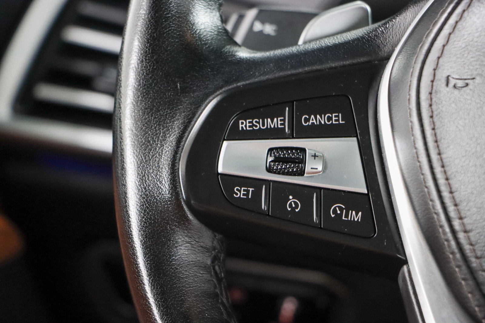 Used 2023 BMW X5 sDrive40i w/ Climate Comfort Package image 13