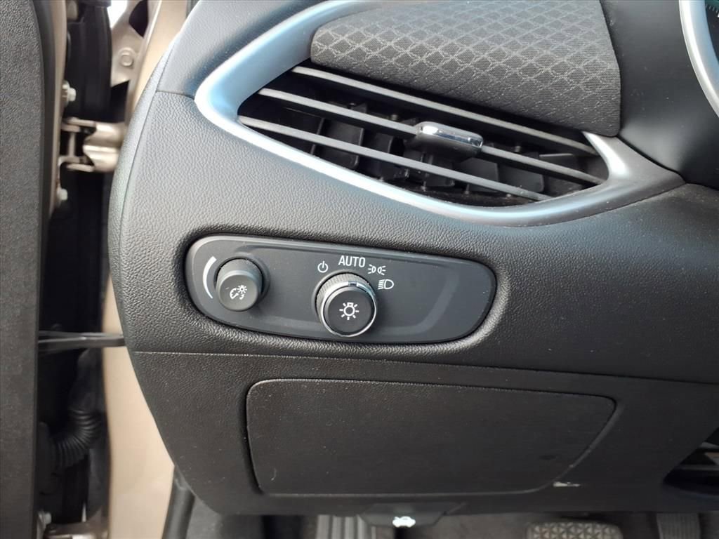 Used 2025 Chevrolet Malibu LT image 25