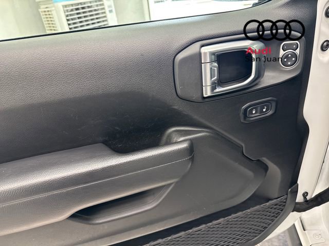 Used 2025 Jeep Wrangler Rubicon image 32