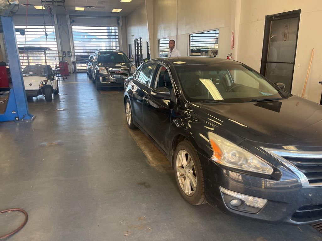 Used 2015 Nissan Altima 2.5 SL w/ Technology Package FWD image 10