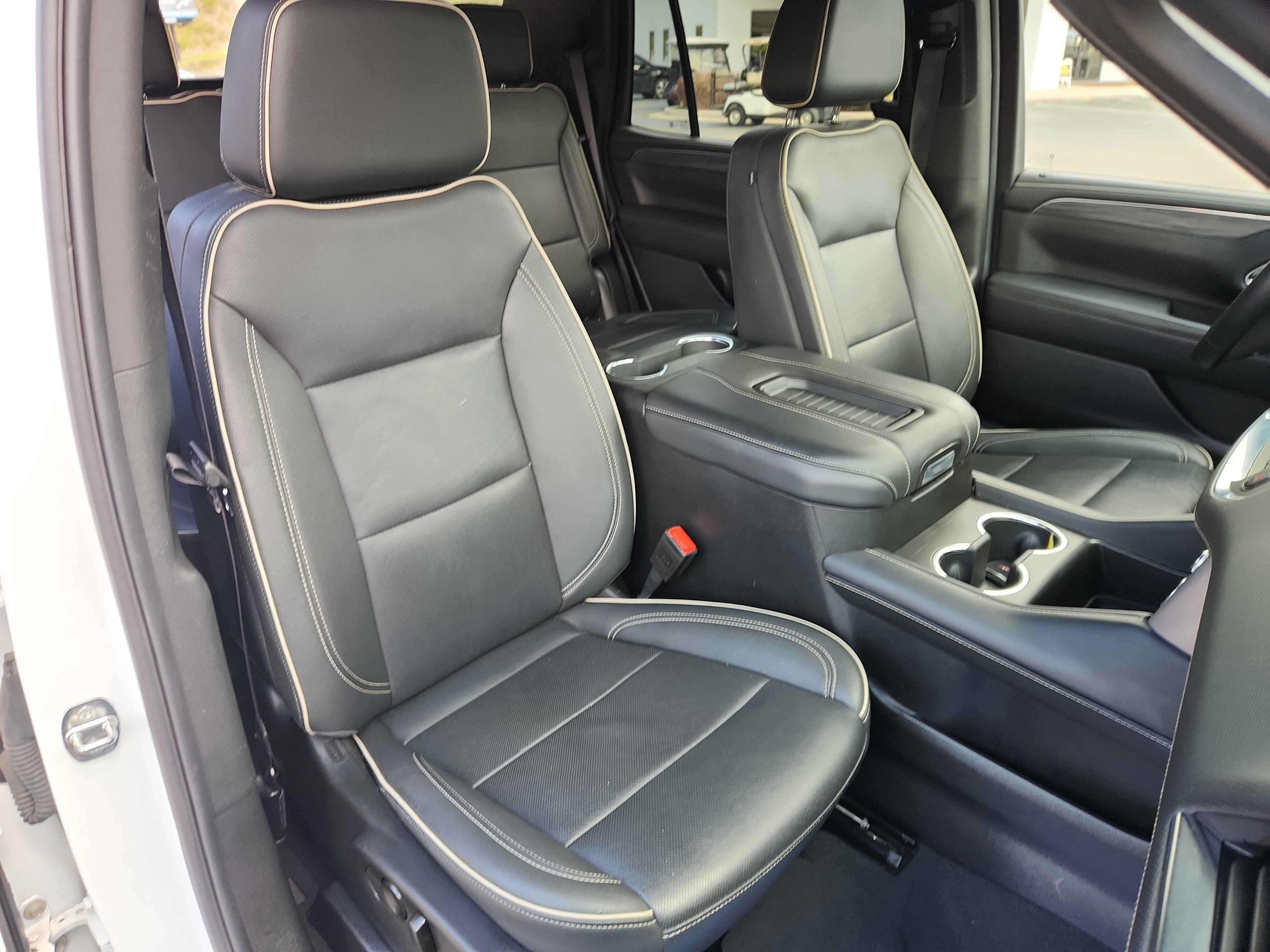 Used 2024 GMC Yukon SLT image 38