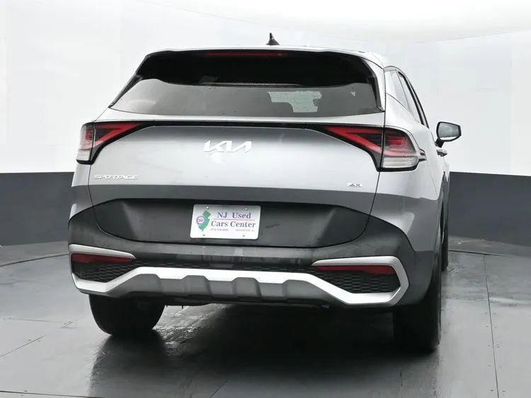 Used 2024 Kia Sportage LX image 8