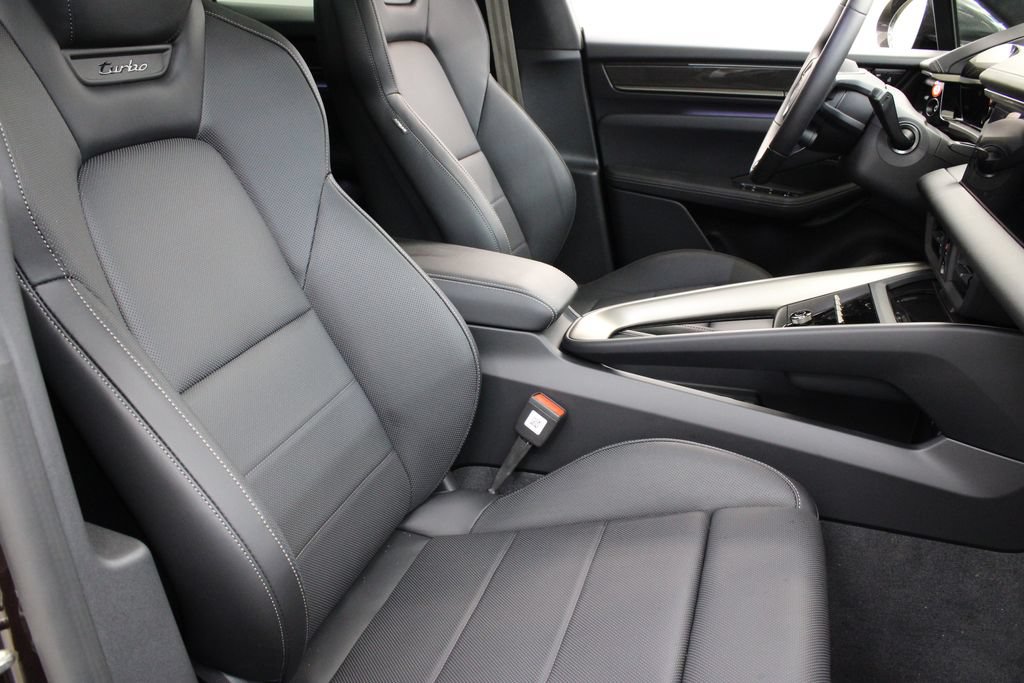 Used 2024 Porsche Macan Turbo Electric AWD/4WD image 33