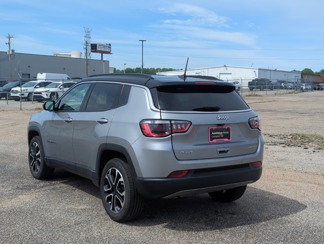 Used 2024 Jeep Compass Limited AWD/4WD image 10