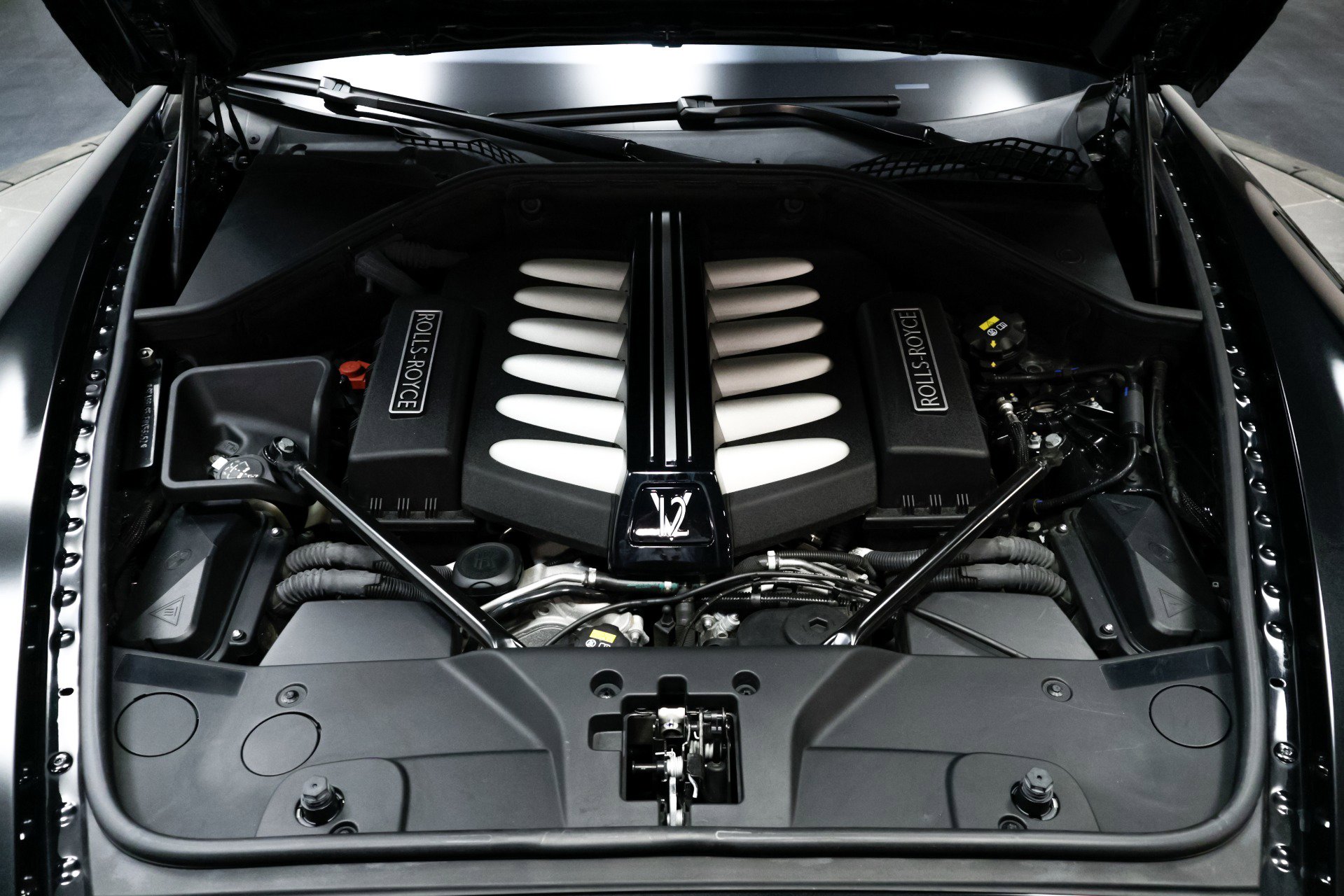 Used 2015 Rolls-Royce Ghost image 53