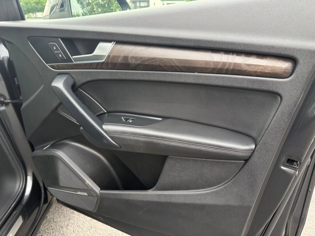Used 2019 Audi Q5 Prestige w/ Prestige Package AWD/4WD image 30