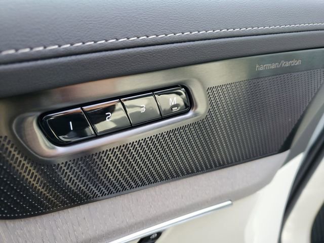 New 2026 Volvo XC90 T8 Ultra w/ Protection Package Premier image 24