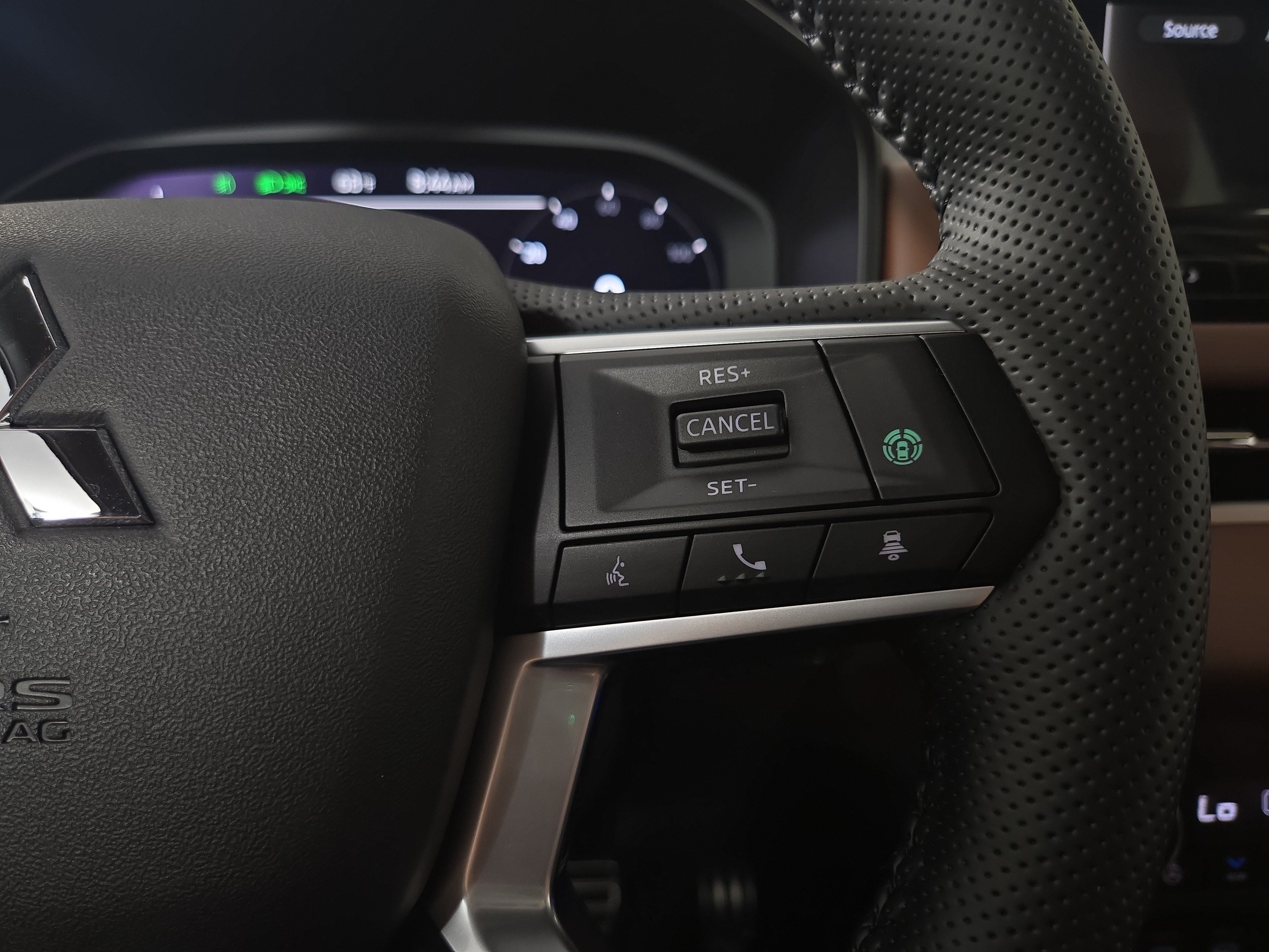 New 2026 Mitsubishi Outlander SEL AWD/4WD image 16