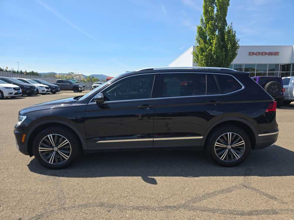 Used 2018 Volkswagen Tiguan SEL AWD/4WD image 2