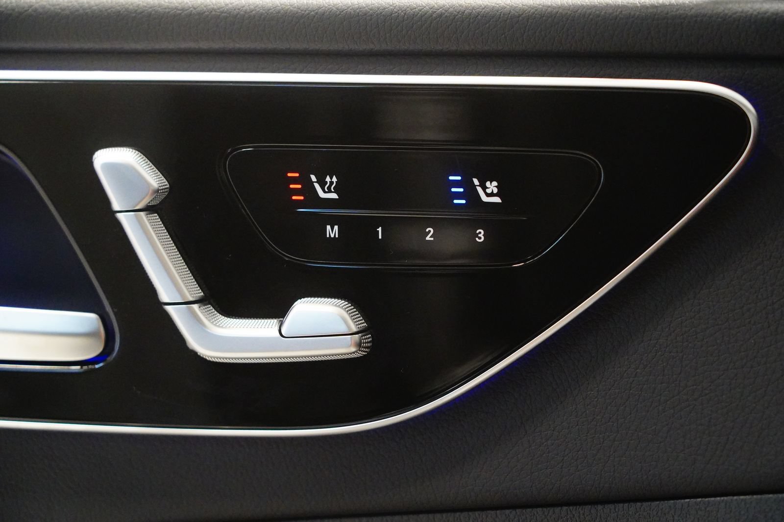 New 2026 Mercedes-Benz C 300 4MATIC Sedan image 29