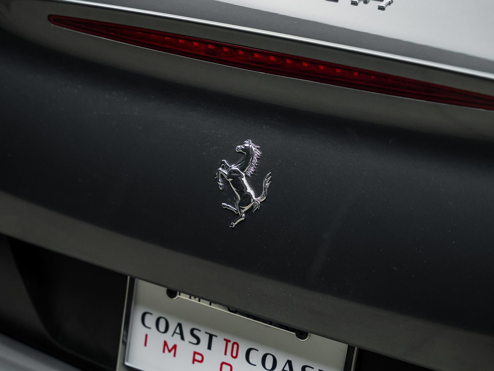 Used 2010 Ferrari California RWD image 16