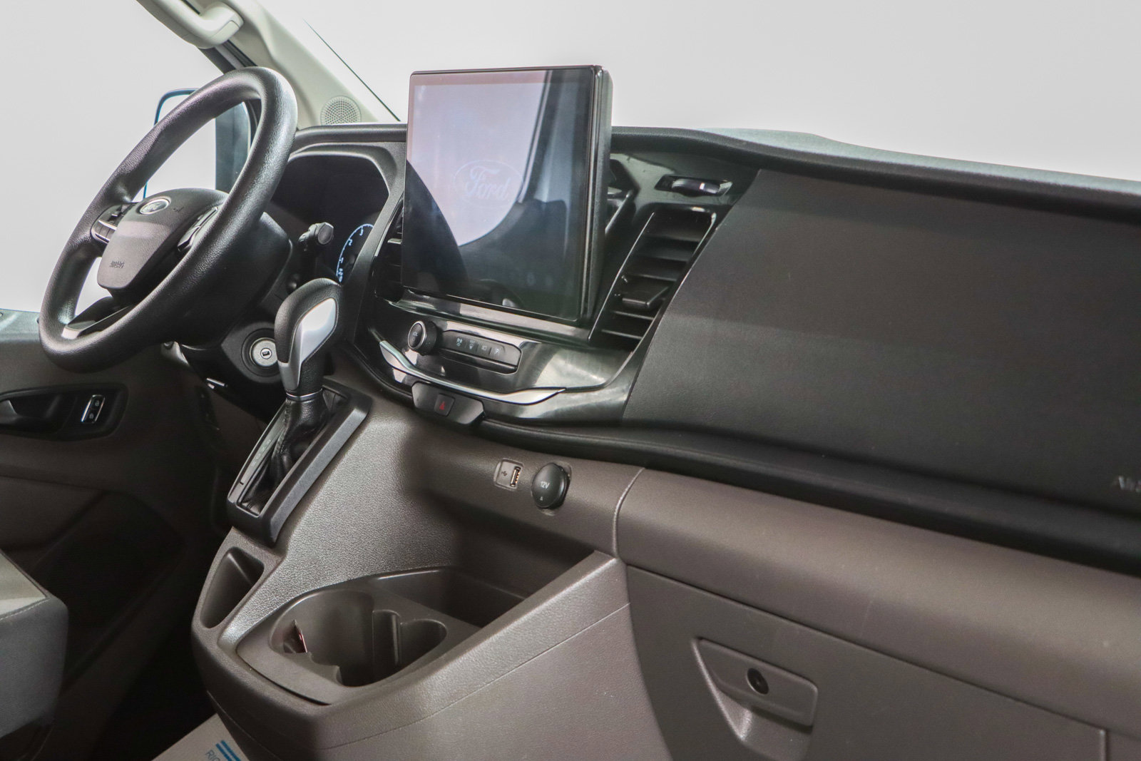 Used 2023 Ford Transit 350 XLT image 25