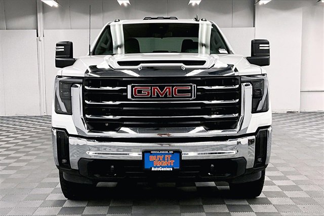 Used 2024 GMC Sierra 3500 SLE w/ SLE Value Package image 3
