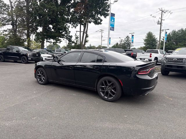 Used 2021 Dodge Charger SXT w/ Blacktop Package RWD image 7