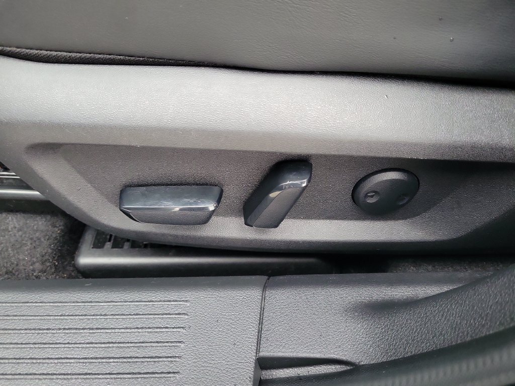 Used 2022 Nissan Rogue Platinum w/ Head-Up Display Package FWD image 17