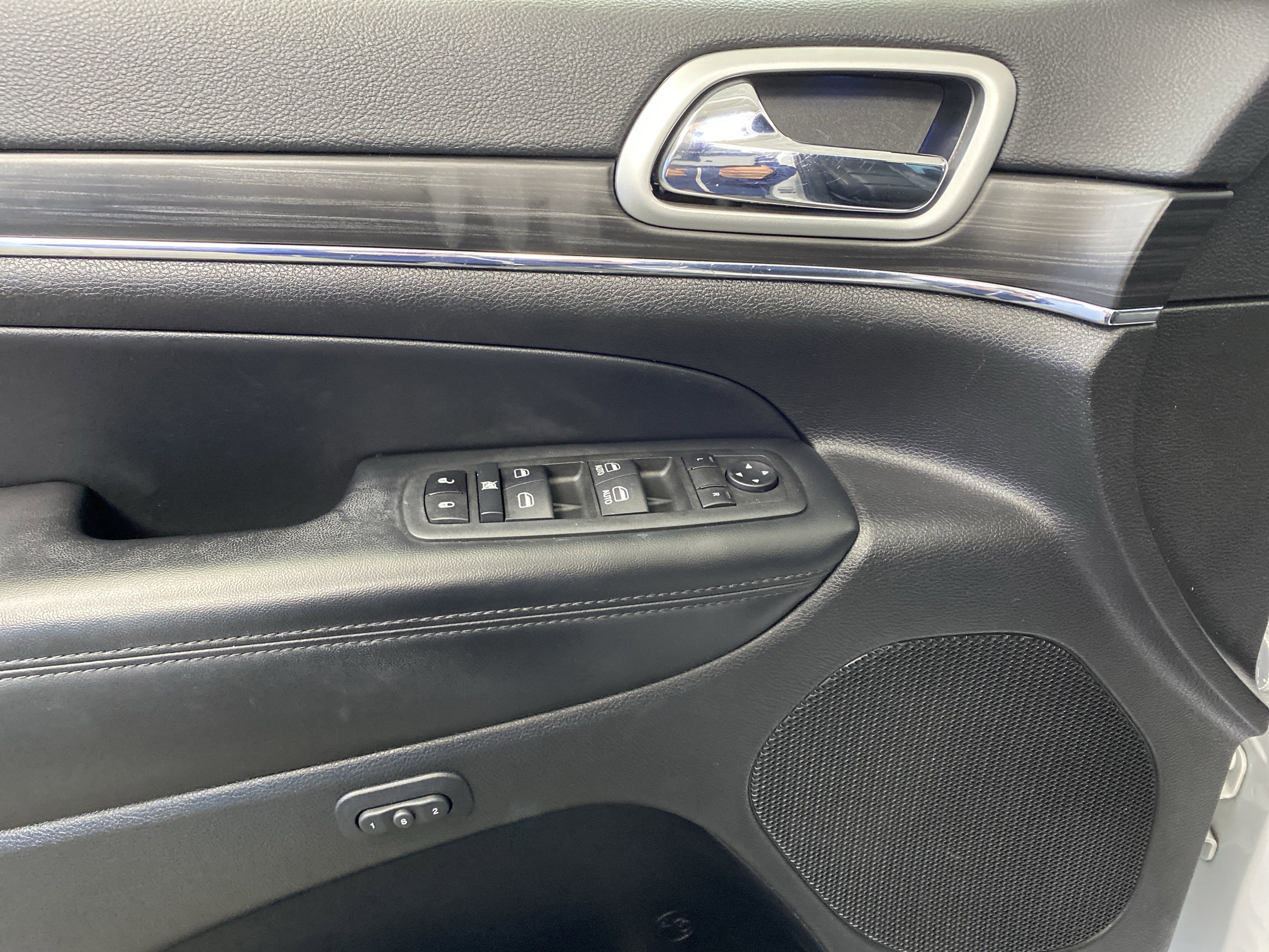 Certified 2022 Jeep Grand Cherokee Limited image 12