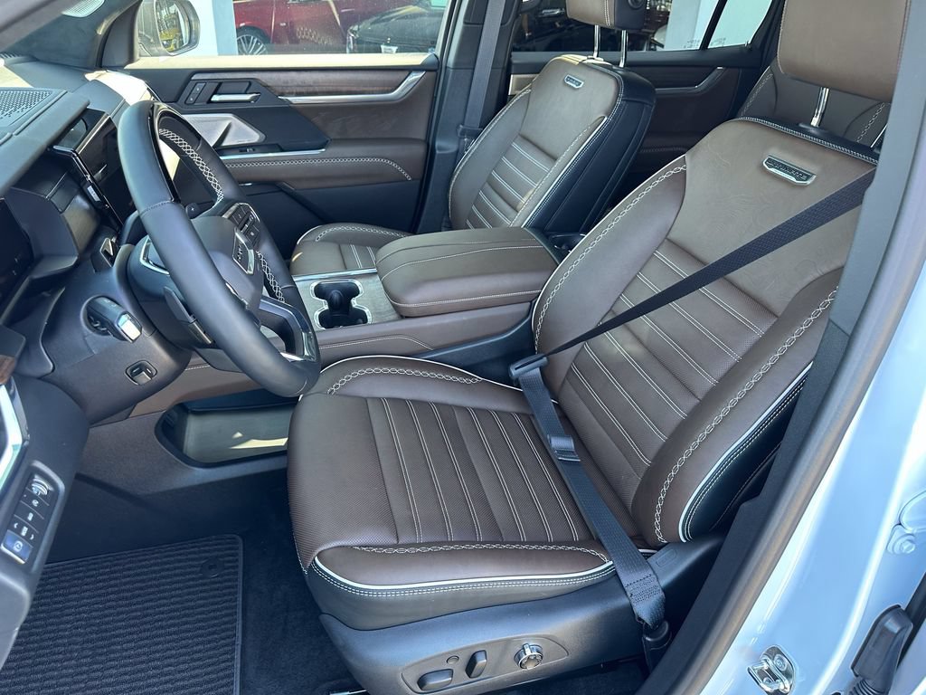 Used 2026 GMC Acadia Denali Ultimate AWD/4WD image 23