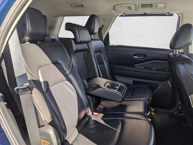Used 2025 Nissan Pathfinder SL image 19