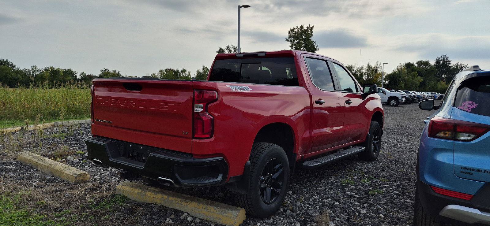 Used 2021 Chevrolet Silverado 1500 LT Trail Boss w/ Convenience Package II AWD/4WD image 3