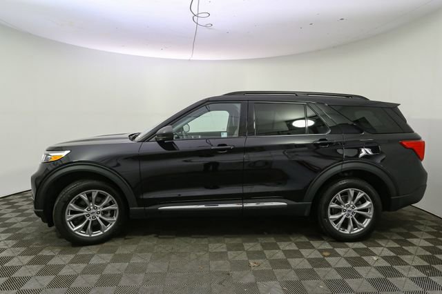 Used 2023 Ford Explorer XLT w/ Equipment Group 202A image 6