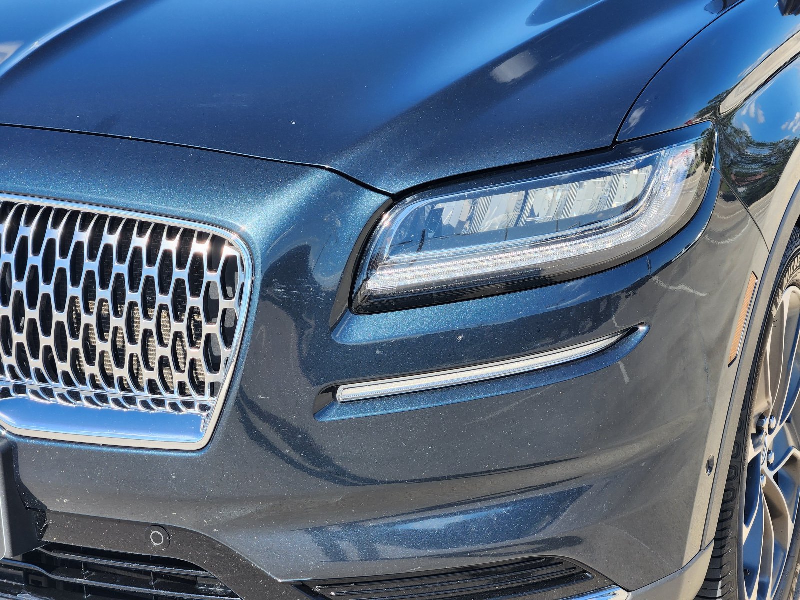 Used 2022 Lincoln Nautilus Reserve w/ Equipment Group 201A FWD image 11