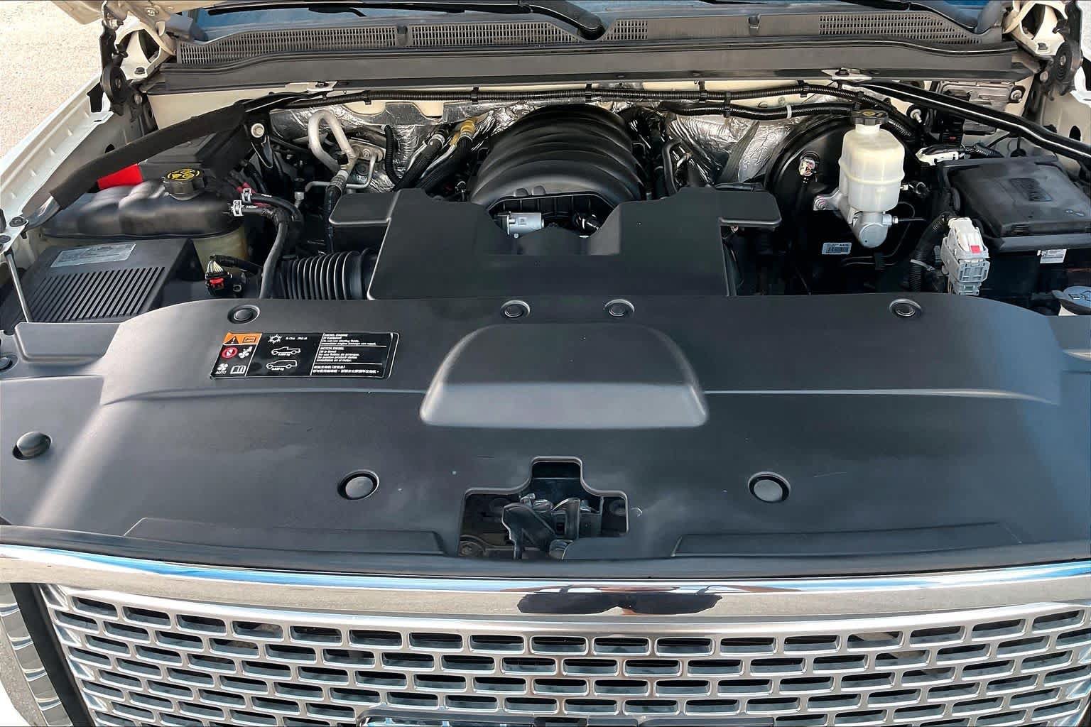 Used 2015 GMC Yukon Denali w/ Premium Package RWD image 28