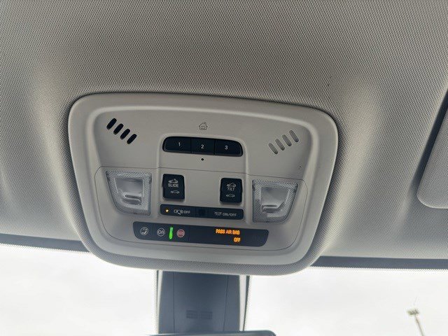 Used 2019 Chevrolet Traverse LT w/ LT Premium Package image 19