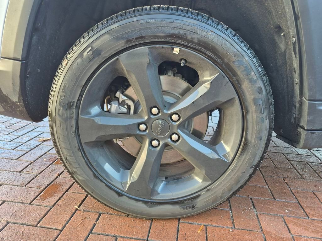 Used 2025 Jeep Grand Cherokee L Altitude image 9