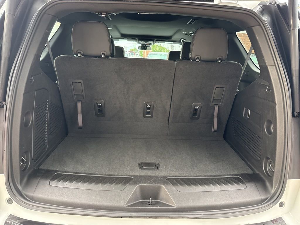 Used 2023 GMC Yukon SLT image 52