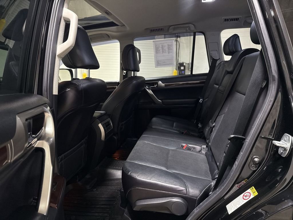 Used 2014 Lexus GX 460 w/ Premium Package image 24