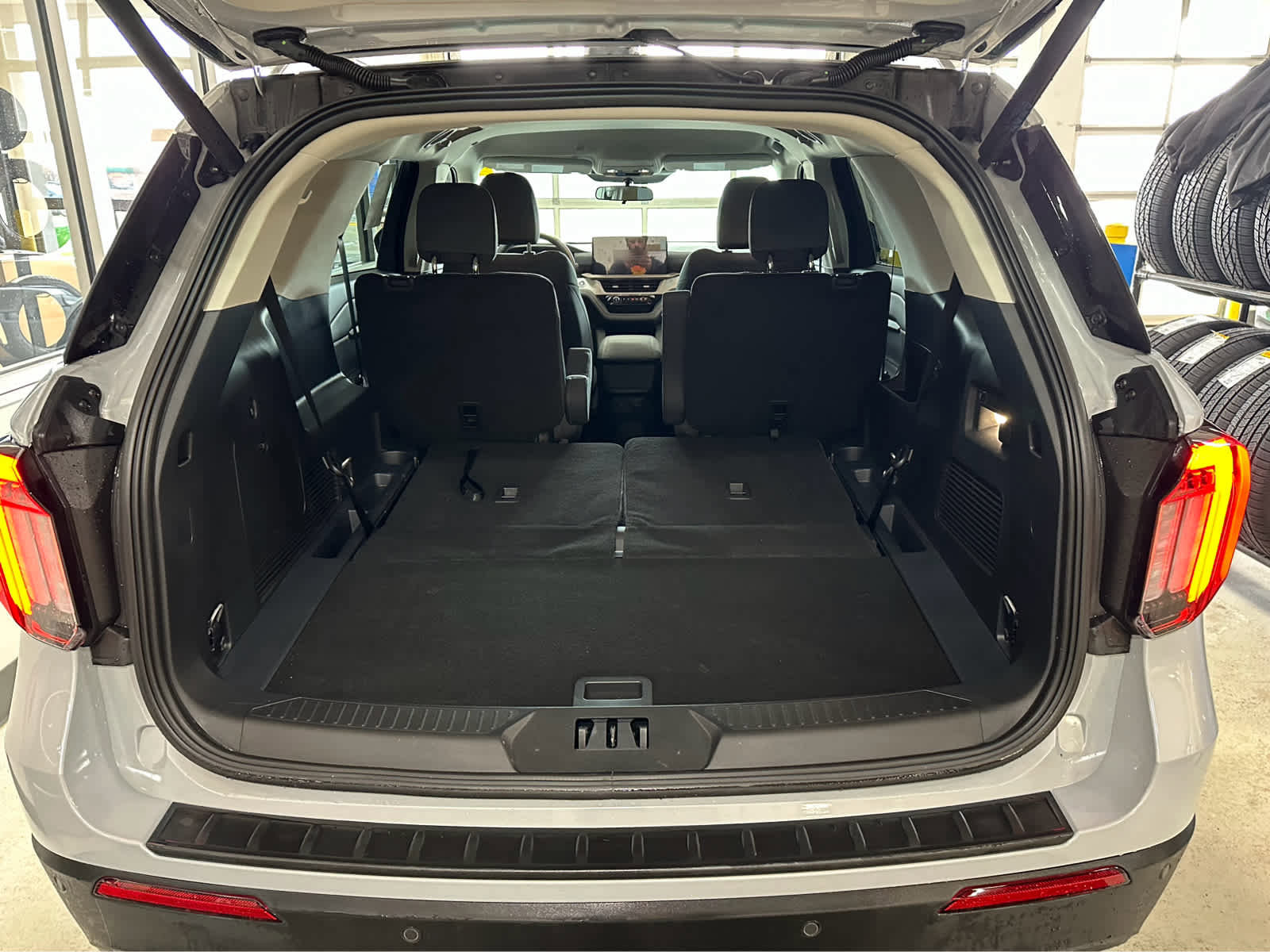 New 2026 Ford Explorer Active image 9