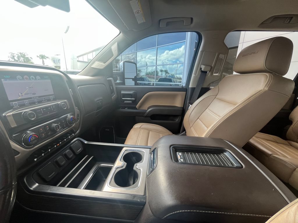 Used 2019 GMC Sierra 2500 Denali w/ Duramax Plus Package AWD/4WD image 20