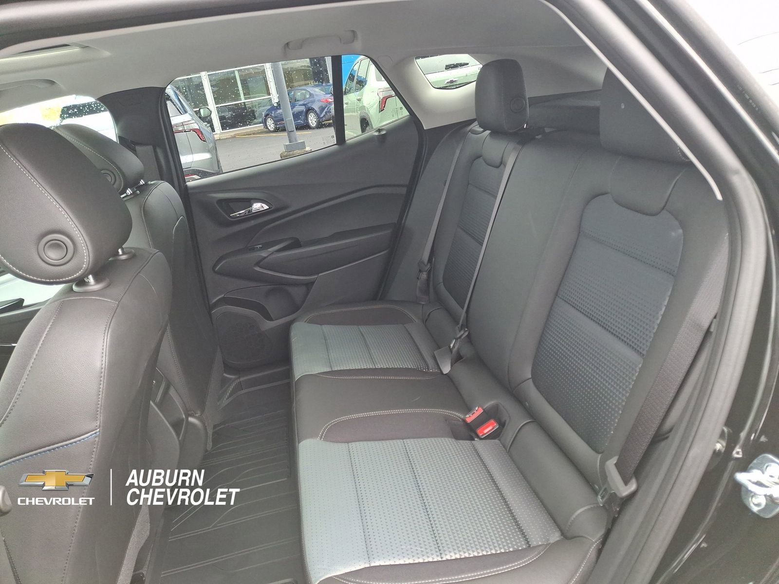 New 2026 Chevrolet Trax LT w/ Sunroof Package FWD image 19