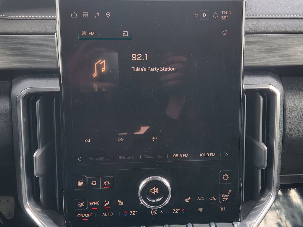 Used 2025 GMC Acadia Elevation image 18