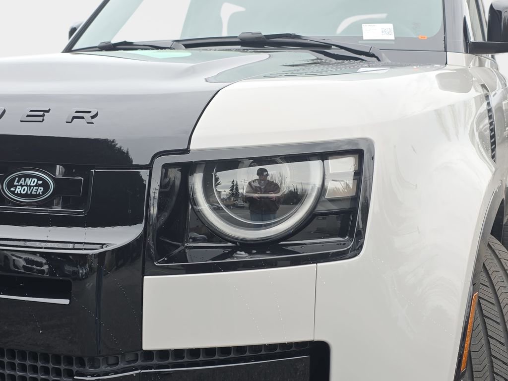 New 2026 Land Rover Defender 110 X image 32
