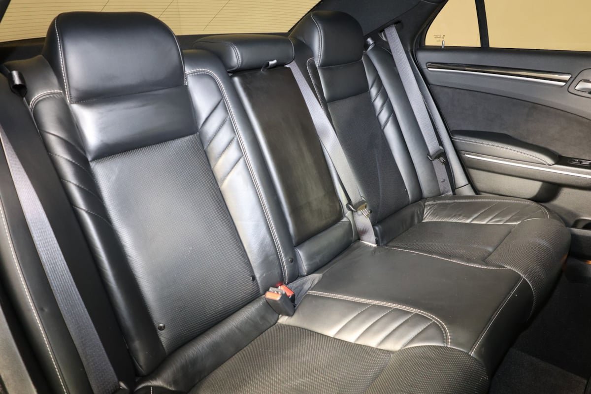 Used 2023 Chrysler 300 C RWD image 32