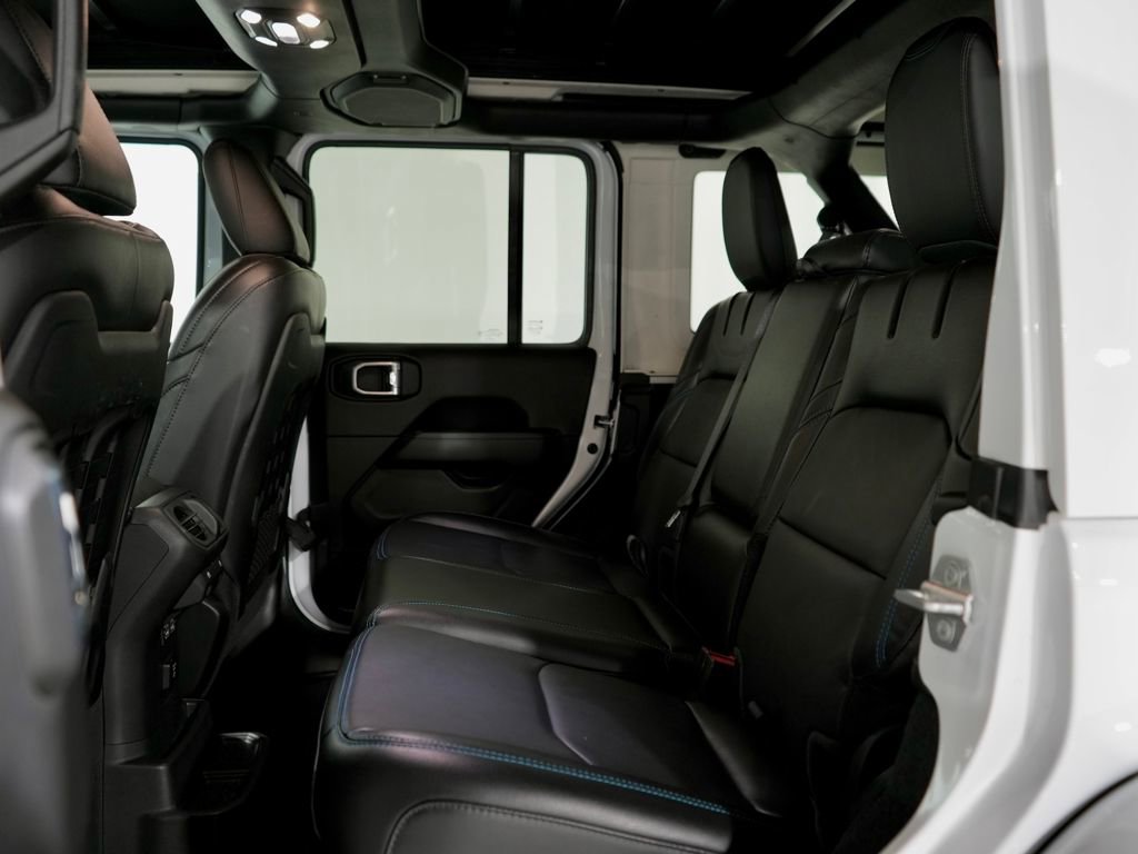 Used 2021 Jeep Wrangler Unlimited Rubicon 4xe w/ Steel Bumper Group image 15