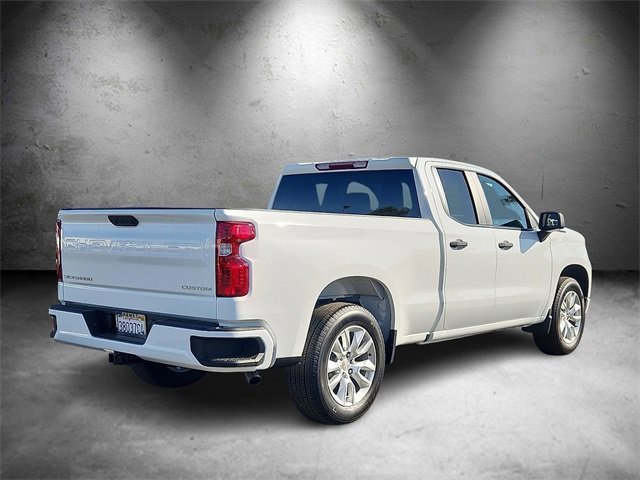 Used 2025 Chevrolet Silverado 1500 Custom image 4
