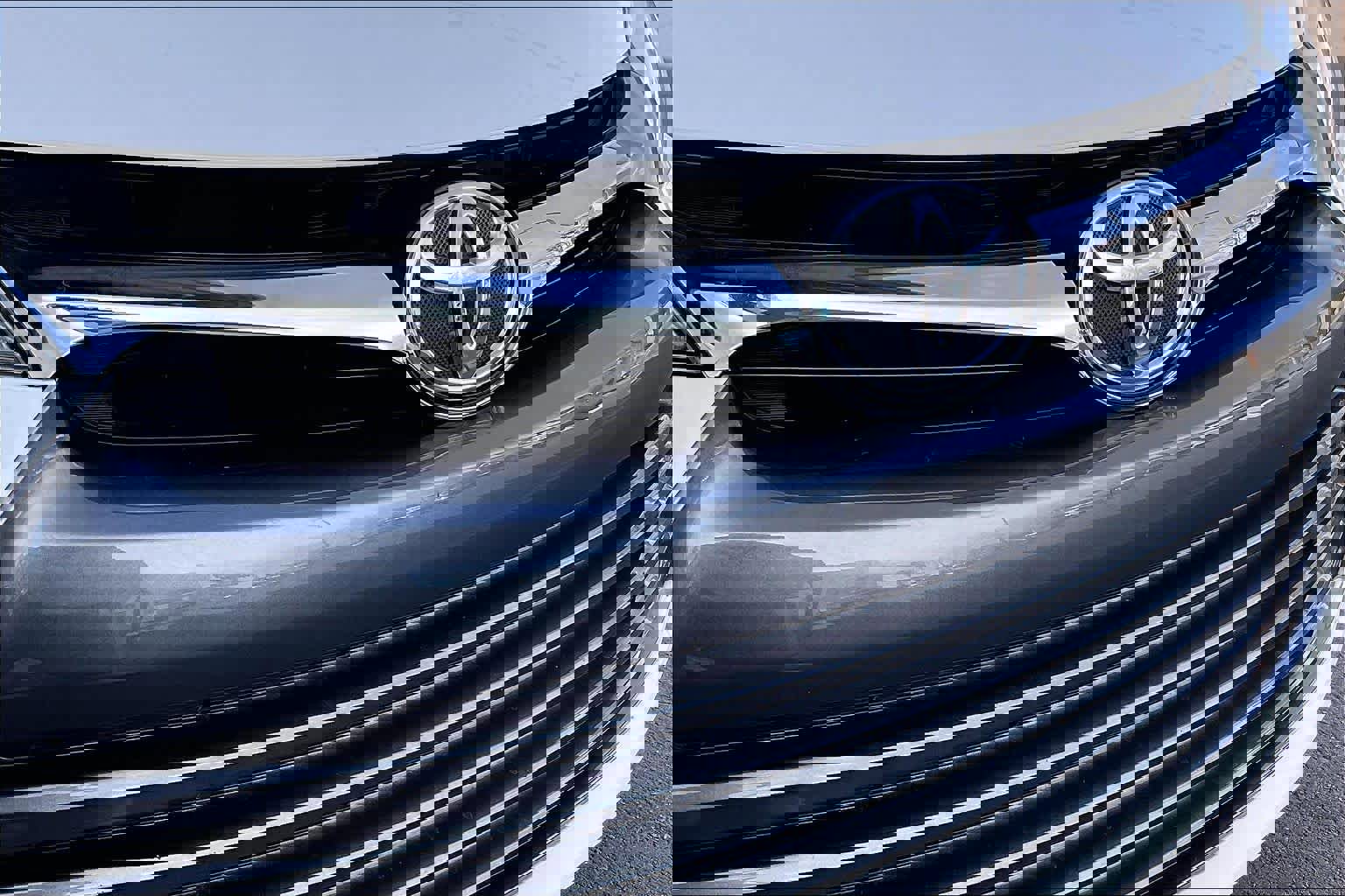 Used 2016 Toyota Camry LE image 29