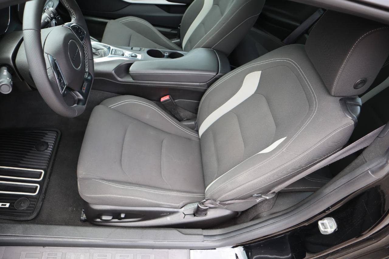Used 2017 Chevrolet Camaro SS RWD image 14