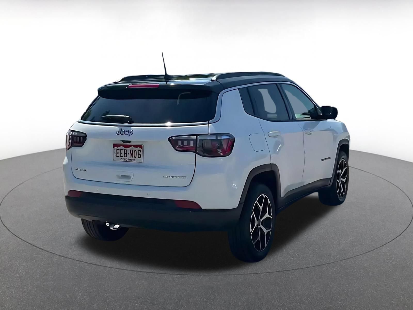 Used 2025 Jeep Compass Limited AWD/4WD image 13