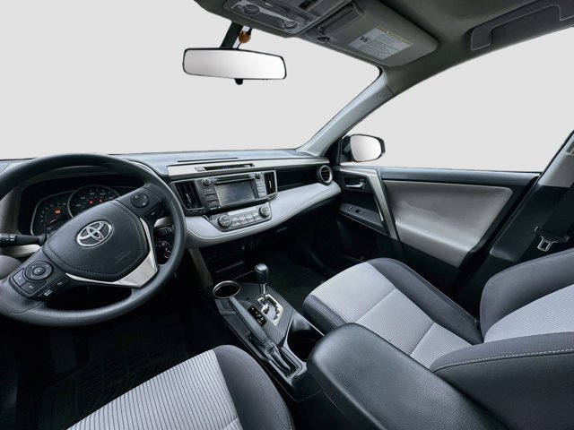 Used 2014 Toyota RAV4 XLE AWD/4WD image 22