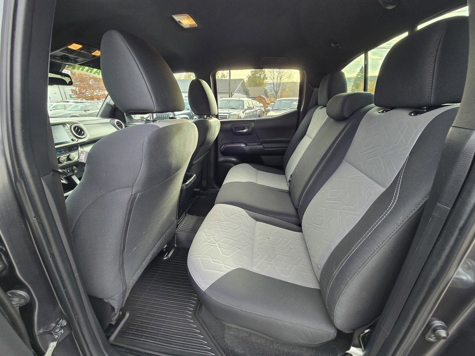 Used 2022 Toyota Tacoma TRD Off-Road image 21