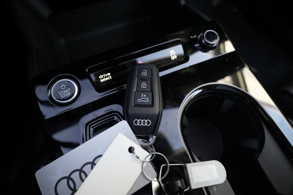 Used 2025 Audi Q6 e-tron Premium Plus w/ Premium Plus image 67