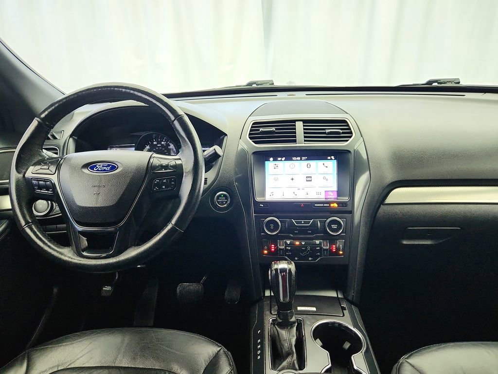 Used 2018 Ford Explorer XLT w/ Equipment Group 202A image 15